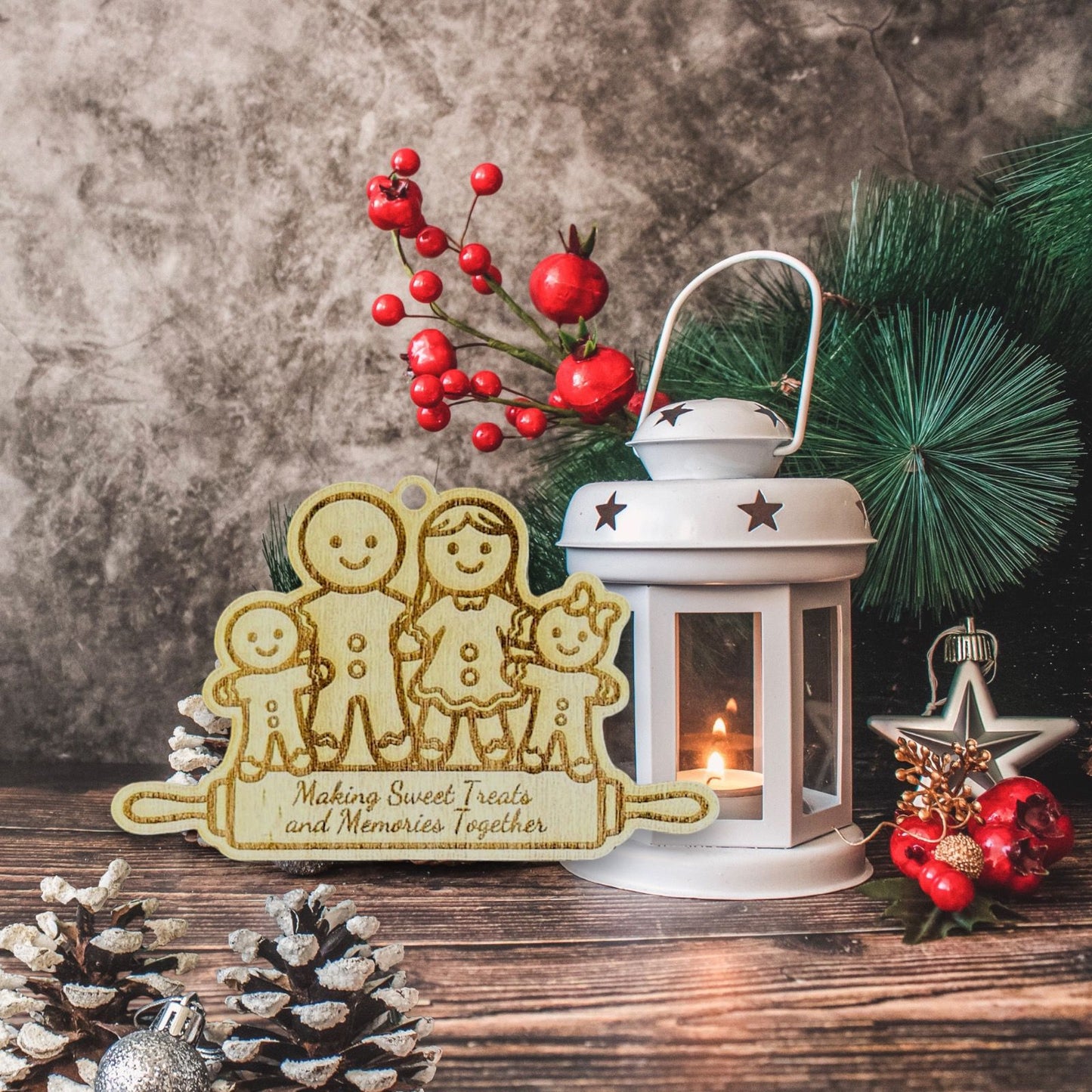 Gingerbread Family Ornament (Single)
